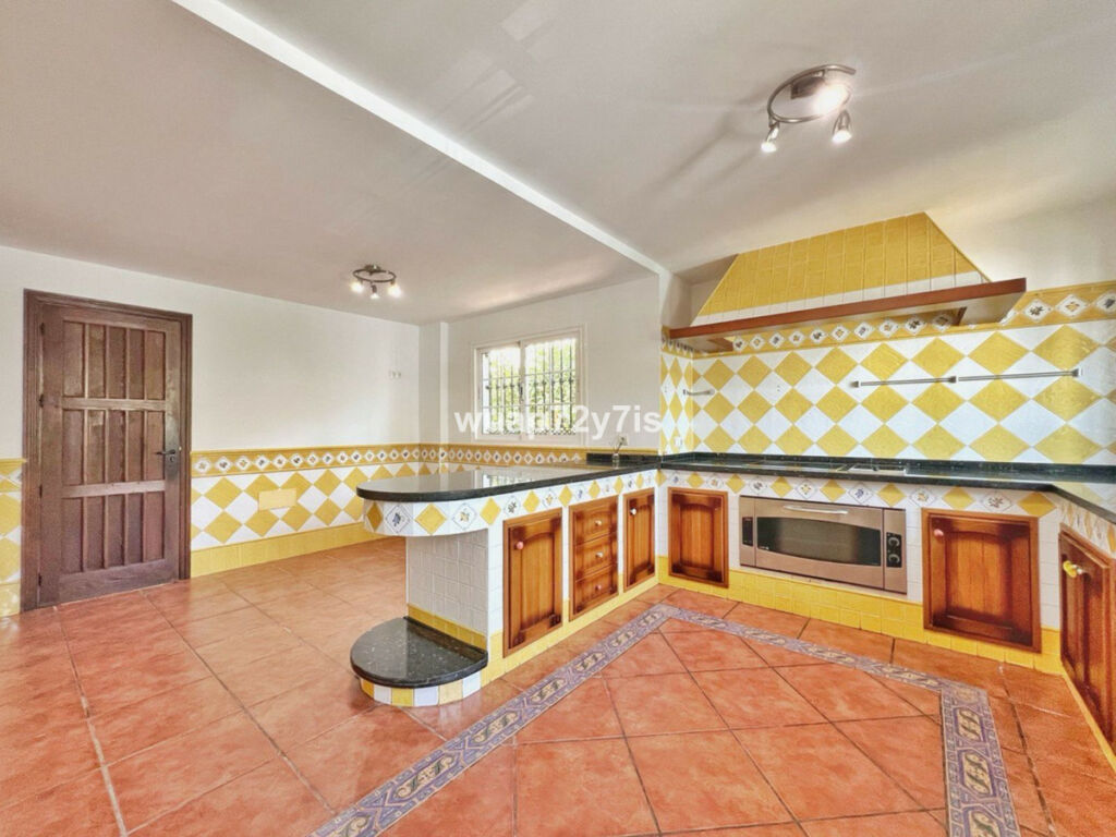 Detached Villa Benalmadena Málaga - image 5