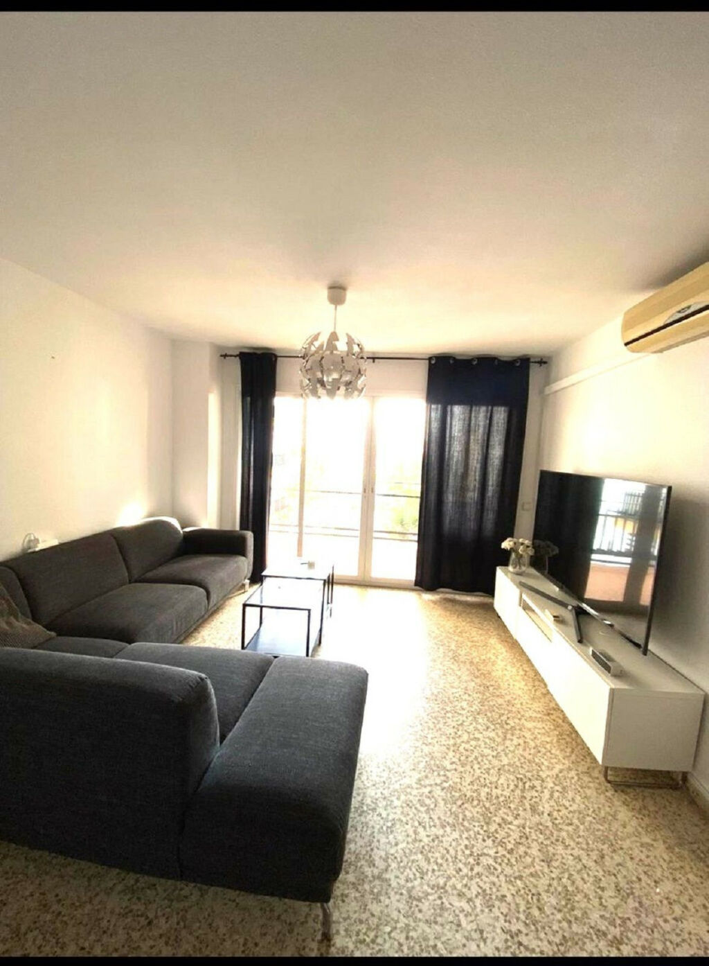 Middle Floor Apartment Las Lagunas Málaga - image 5