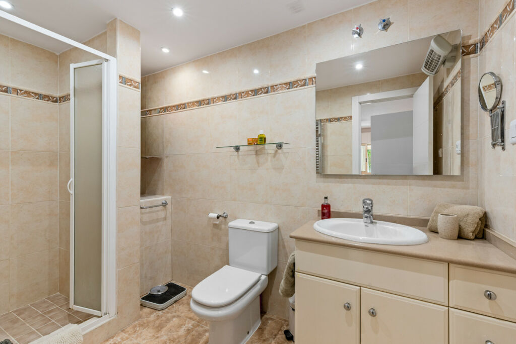 Ground Floor Apartment Marbella Málaga - image 5