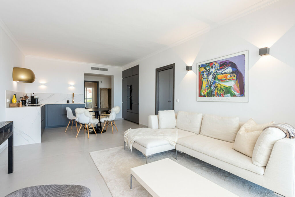 Middle Floor Apartment La Quinta Málaga - image 5