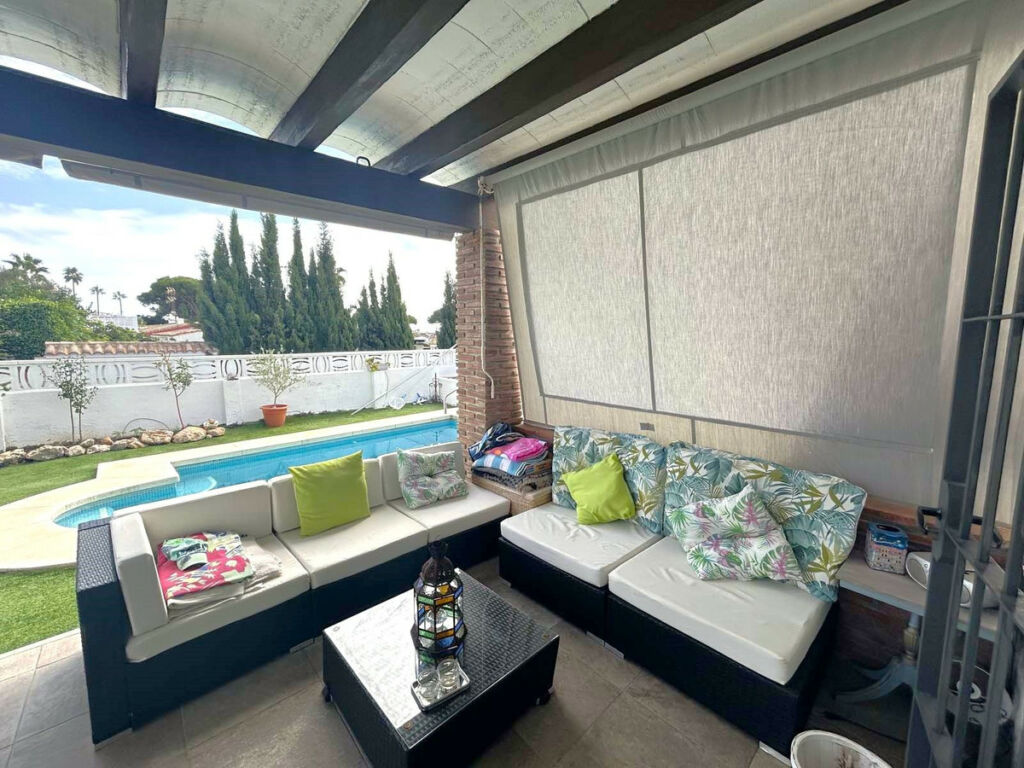 Semi-Detached House Calahonda Málaga - image 5