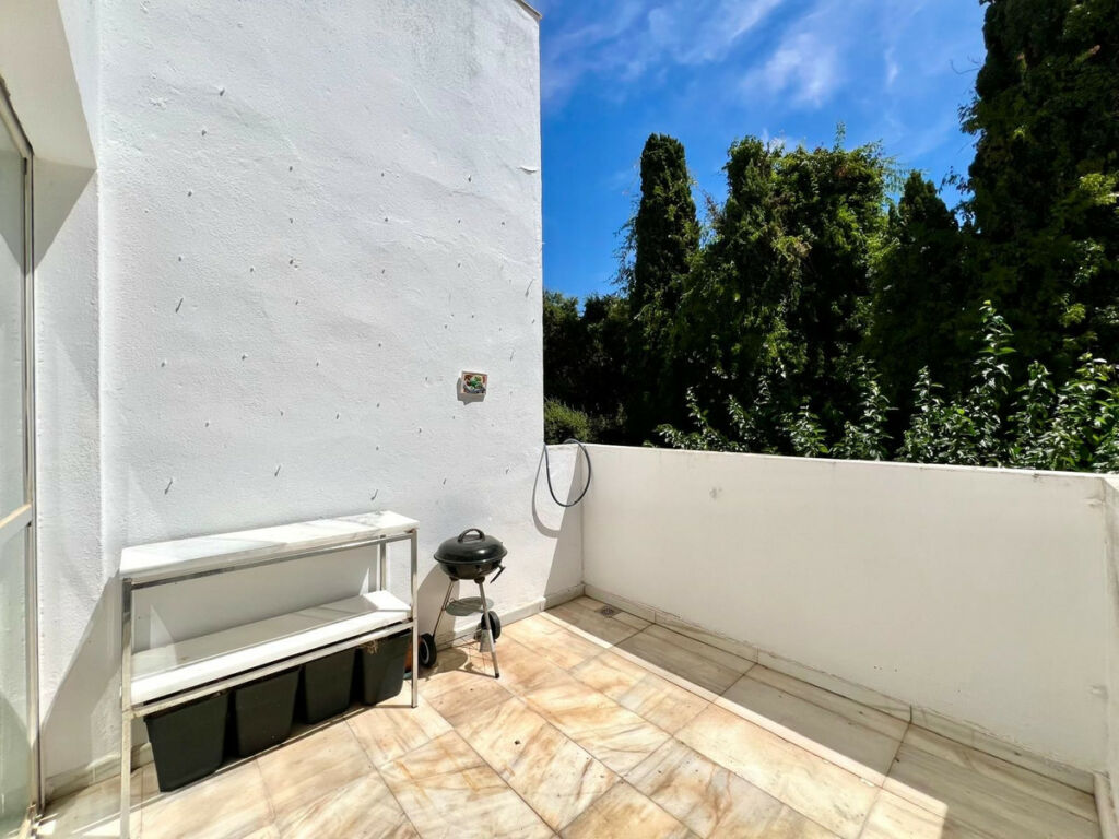 Top Floor Apartment Elviria Málaga - image 5