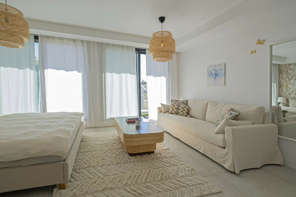 Townhouse El Chaparral Málaga - image 5