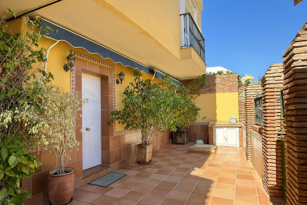 Semi-Detached House Fuengirola Málaga - image 5