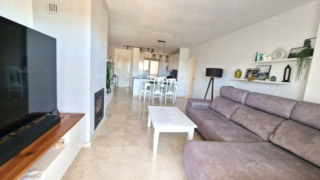 Middle Floor Apartment Bel Air Málaga - image 5