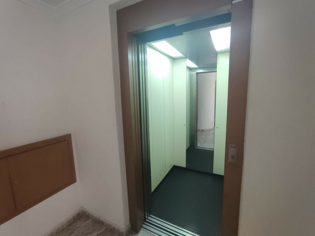 Middle Floor Apartment Torrevieja Alicante - image 5
