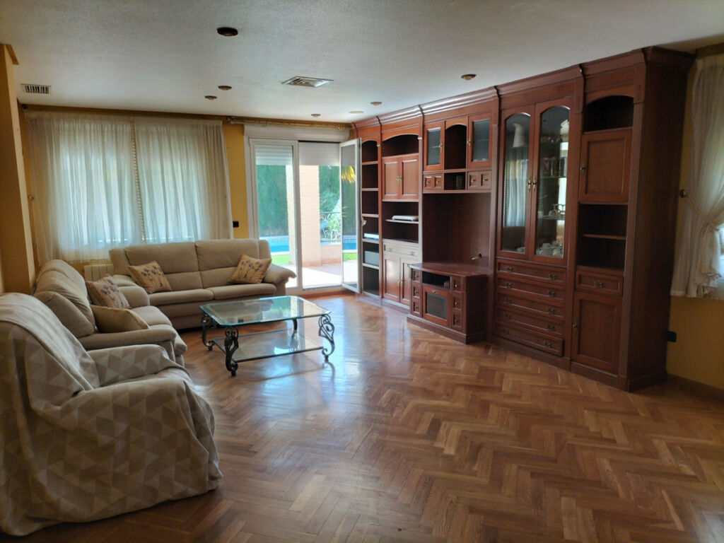 Detached Villa Elda Alicante - image 5