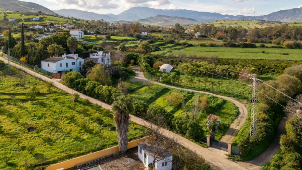Detached Villa Coín Málaga - image 5