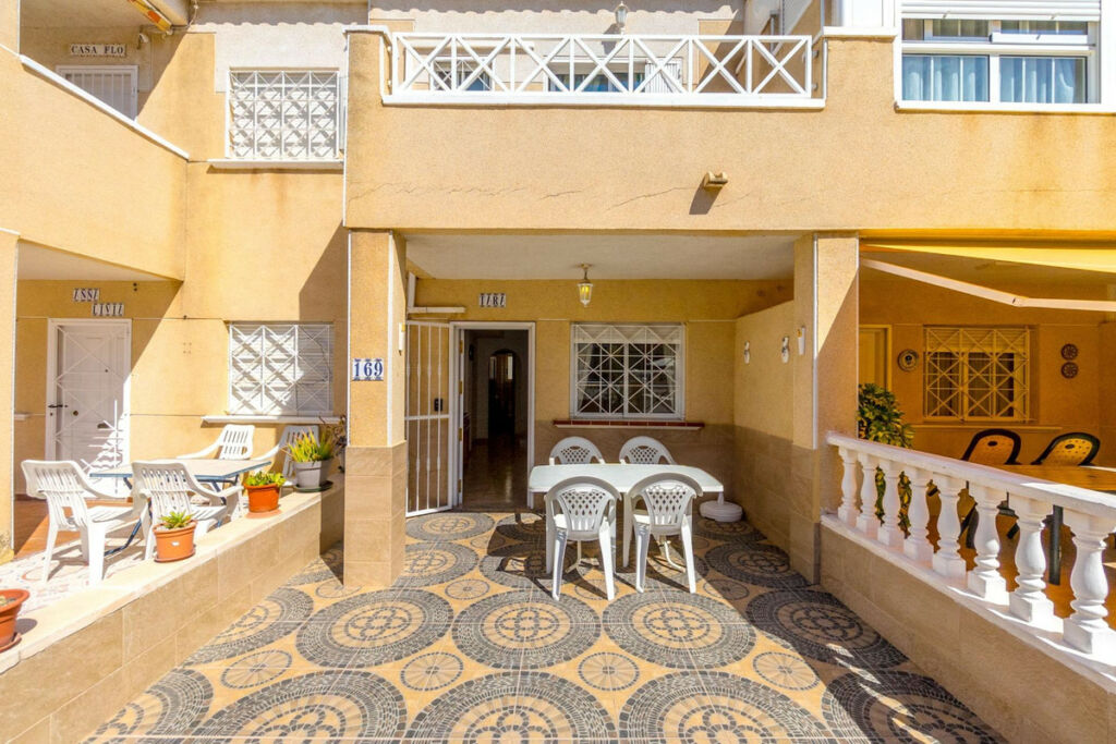 Townhouse Torrevieja Alicante - image 5