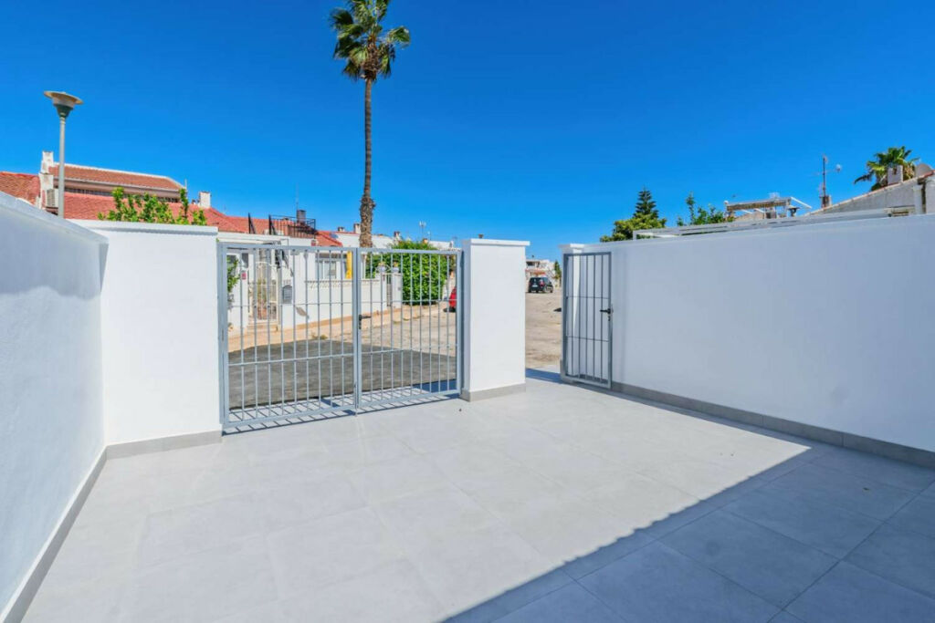 Bungalow Torrevieja Alicante - image 5