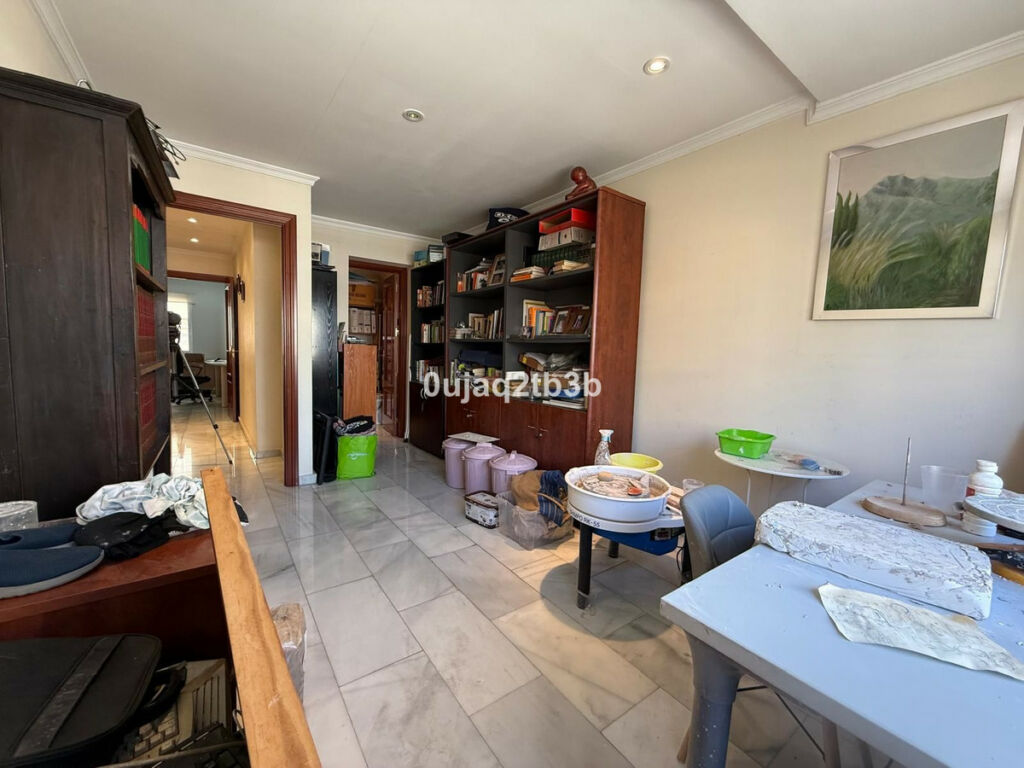 Middle Floor Apartment Marbella Málaga - image 6
