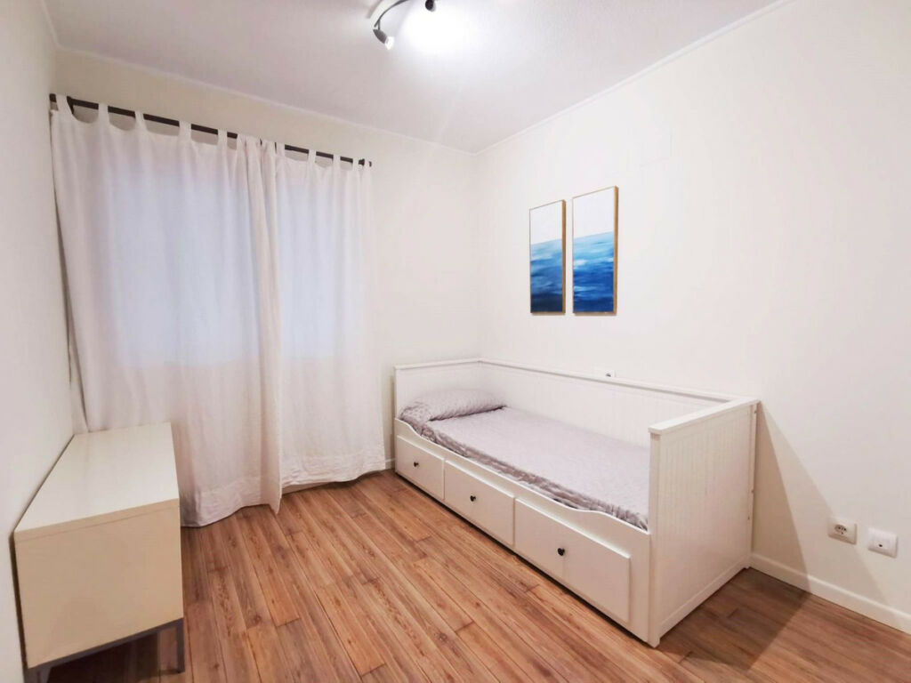Middle Floor Apartment Marbella Málaga - image 5