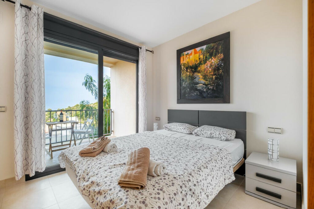 Middle Floor Apartment Altos de los Monteros Málaga - image 5
