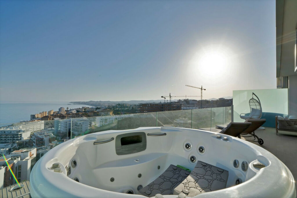 Penthouse Fuengirola Málaga - image 5