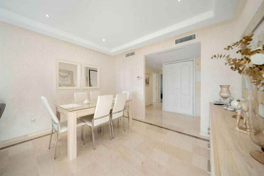 Ground Floor Apartment Casares Playa Málaga - image 5