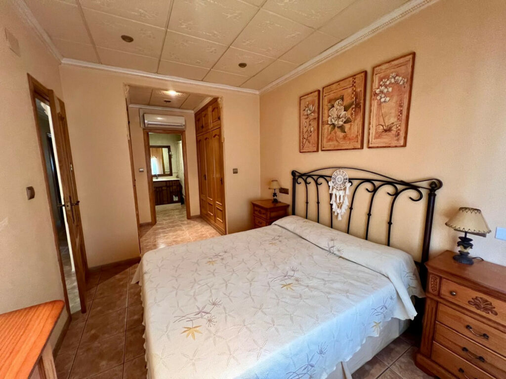 Townhouse Pinoso Alicante - image 5