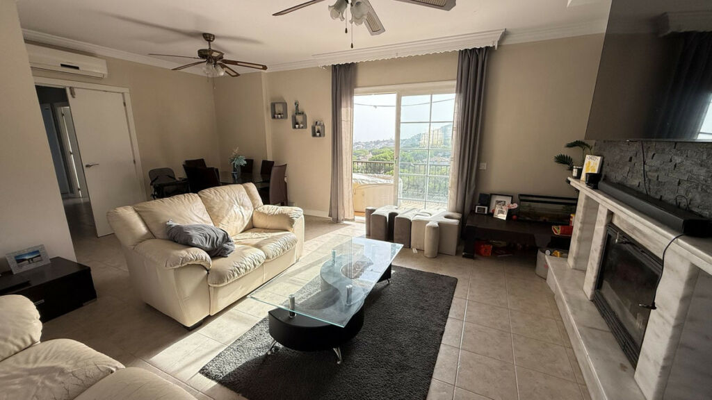 Detached Villa Alhaurín de la Torre Málaga - image 5