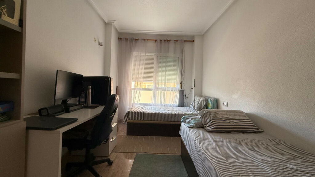 Middle Floor Apartment Los Montesinos Alicante - image 5