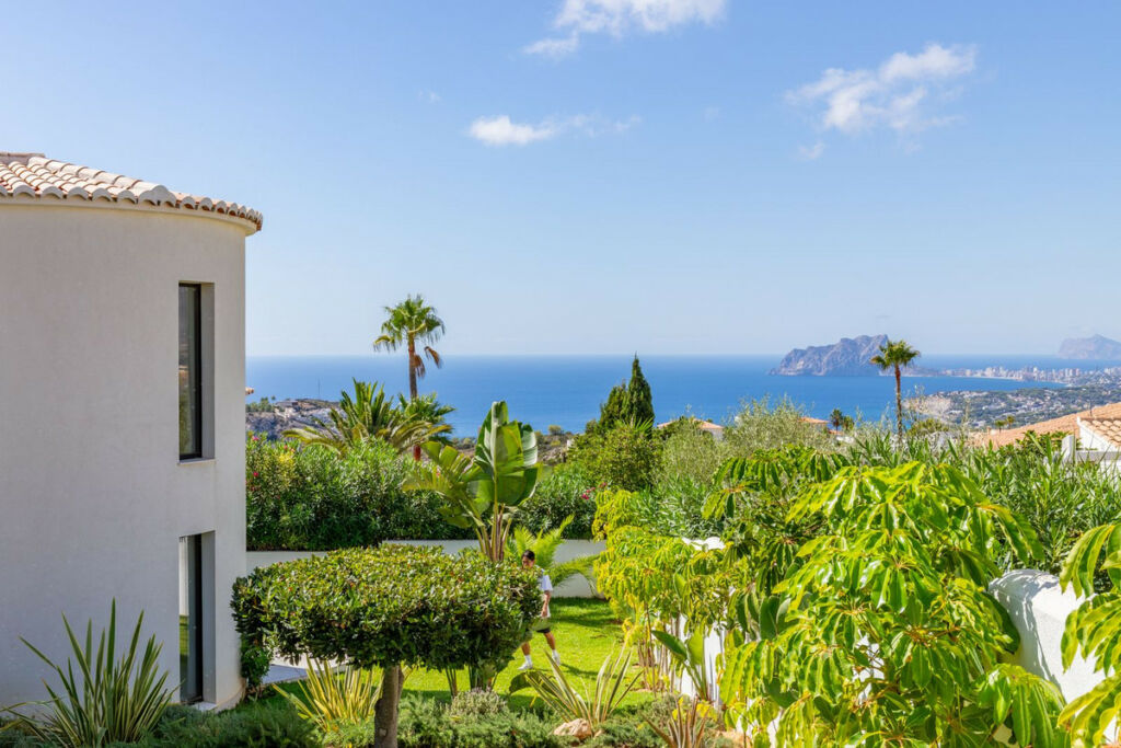 Detached Villa Cumbre del Sol Alicante - image 5