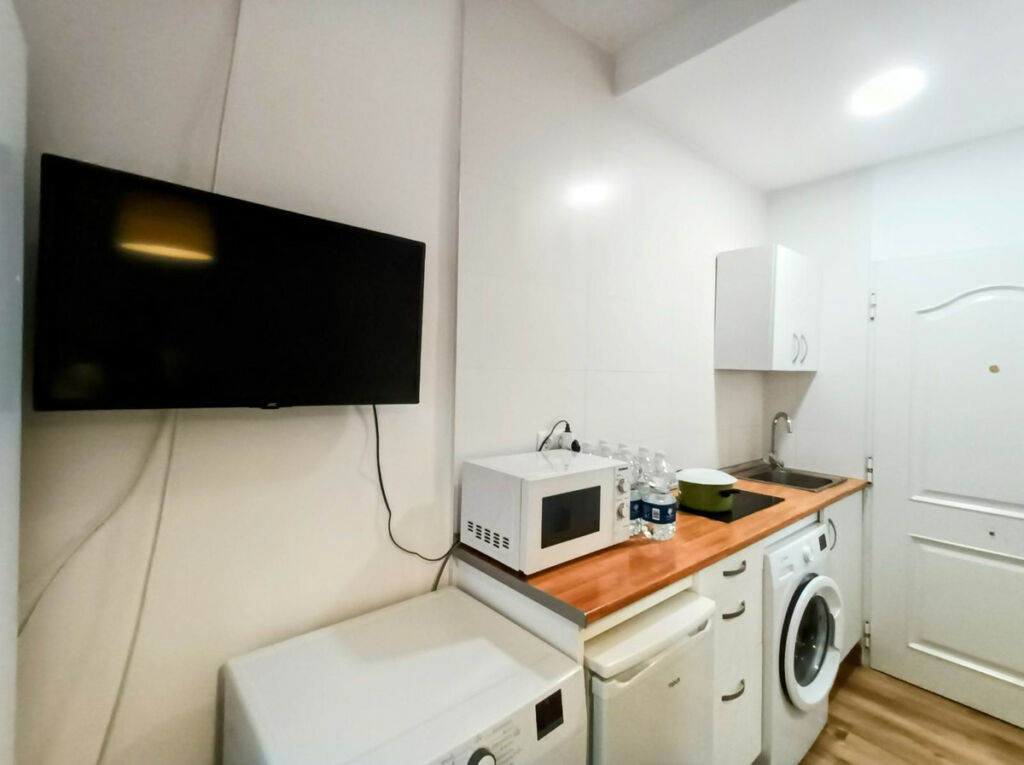 Middle Floor Studio Torremolinos Centro Málaga - image 5