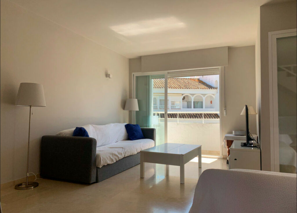 Middle Floor Apartment Marbesa Málaga - image 5