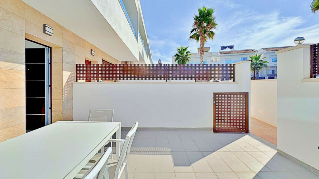 Townhouse Los Balcones Alicante - image 5