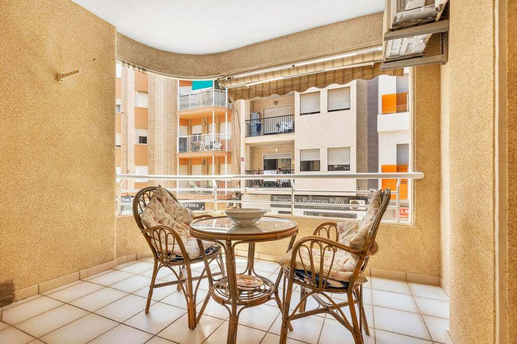 Middle Floor Apartment La Mata Alicante - image 5