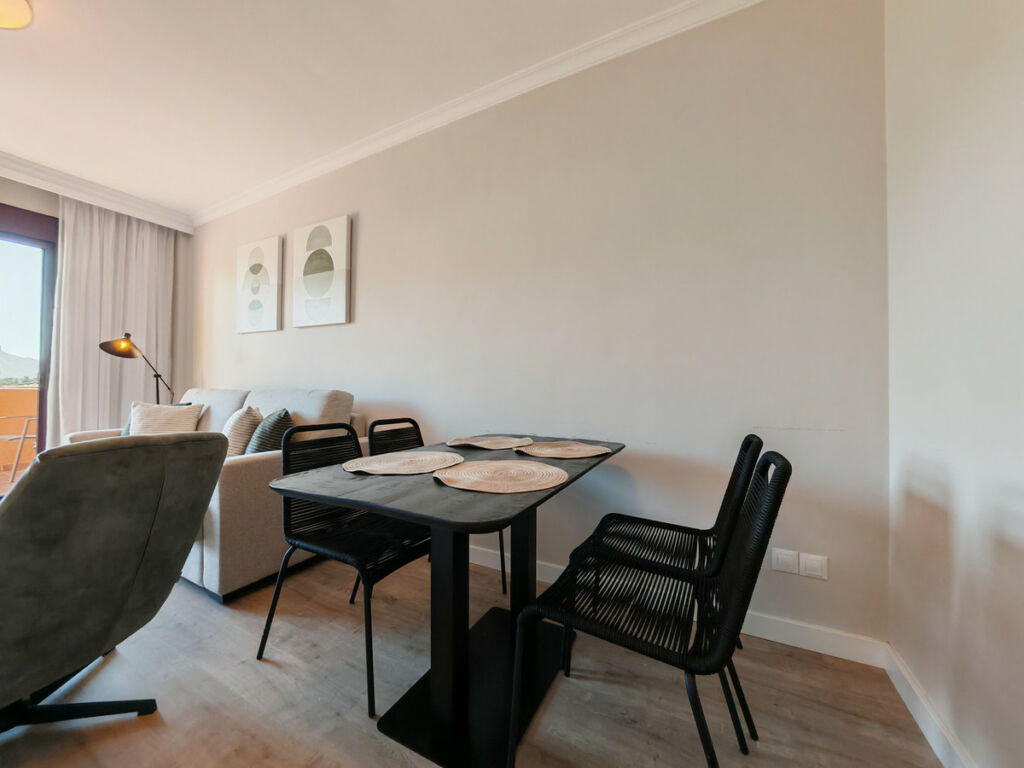 Middle Floor Apartment Benahavís Málaga - image 5