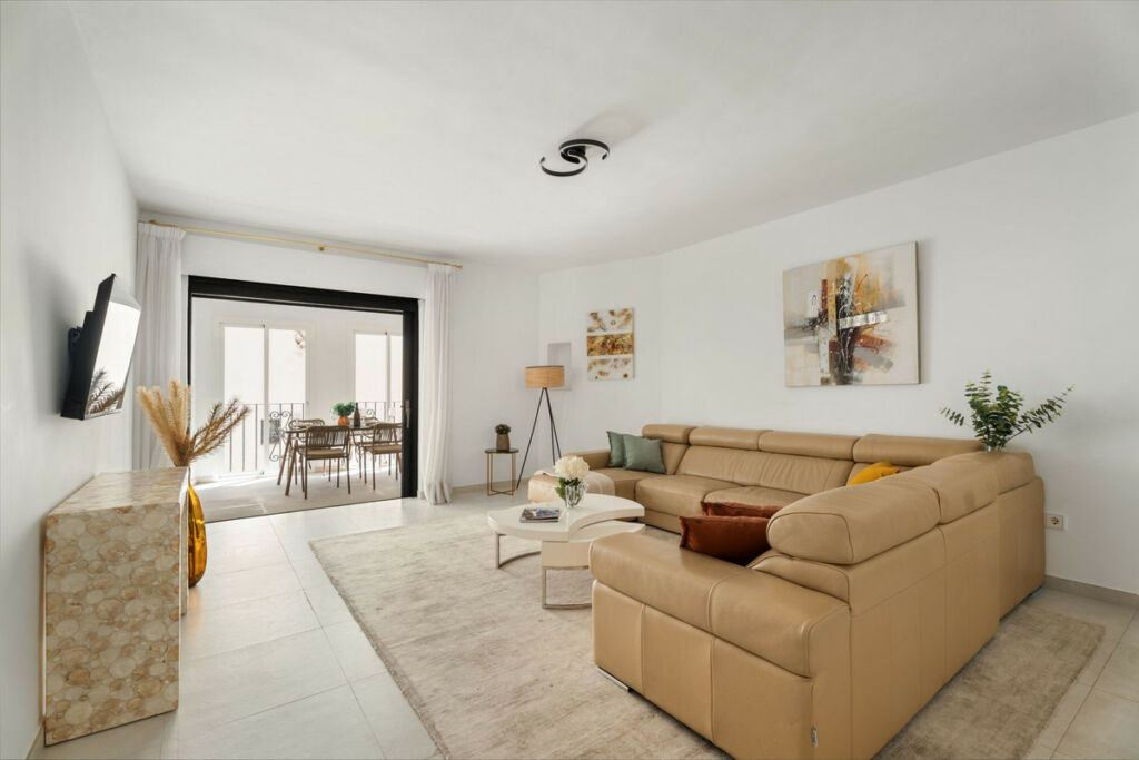 Middle Floor Apartment Puerto Banús Málaga - image 5