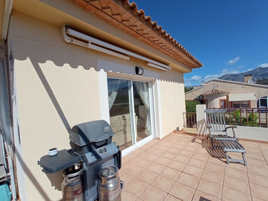 Detached Villa La Nucia Alicante - image 5