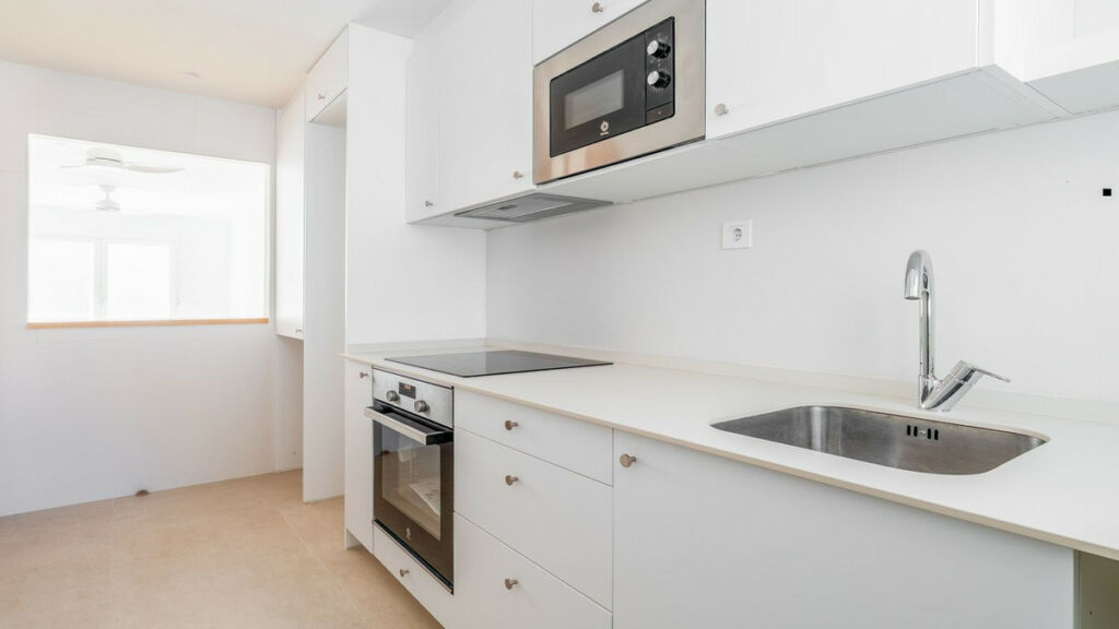 Middle Floor Apartment Fuengirola Málaga - image 5