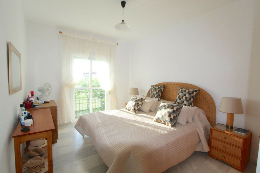 Middle Floor Apartment Miraflores Málaga - image 5