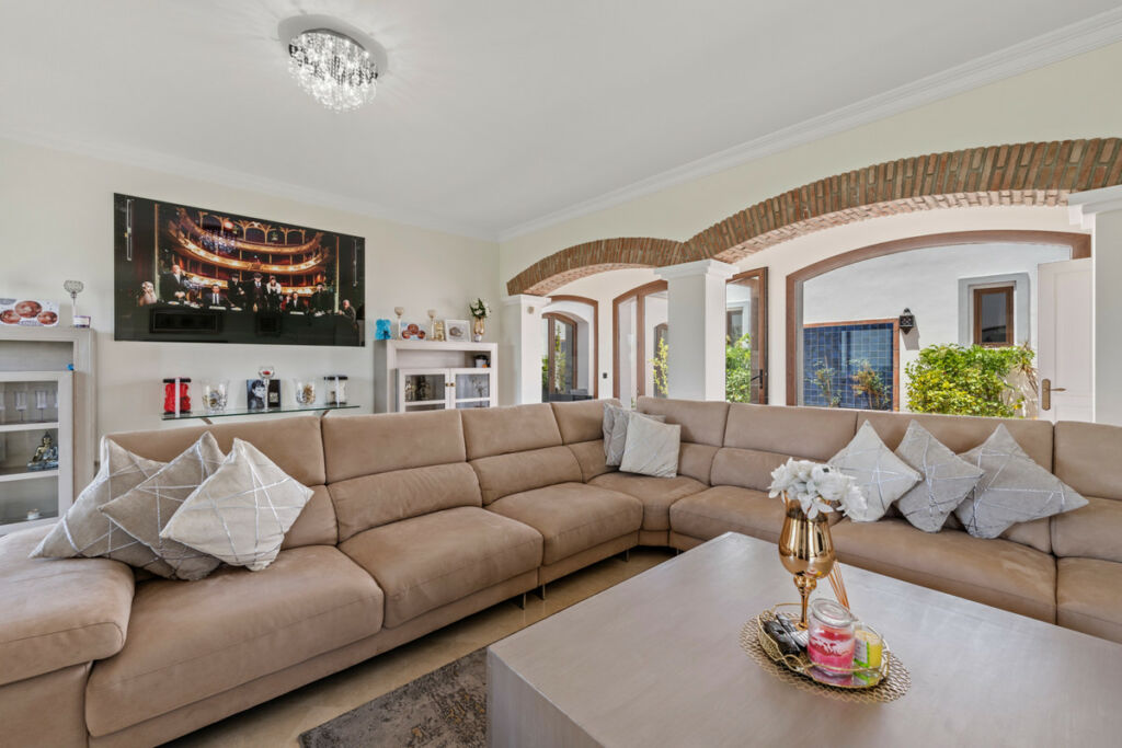 Detached Villa Sotogrande Cádiz - image 5