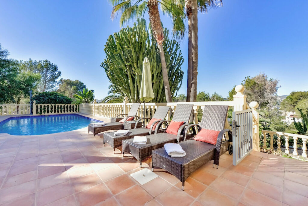 Detached Villa Moraira Alicante - image 5