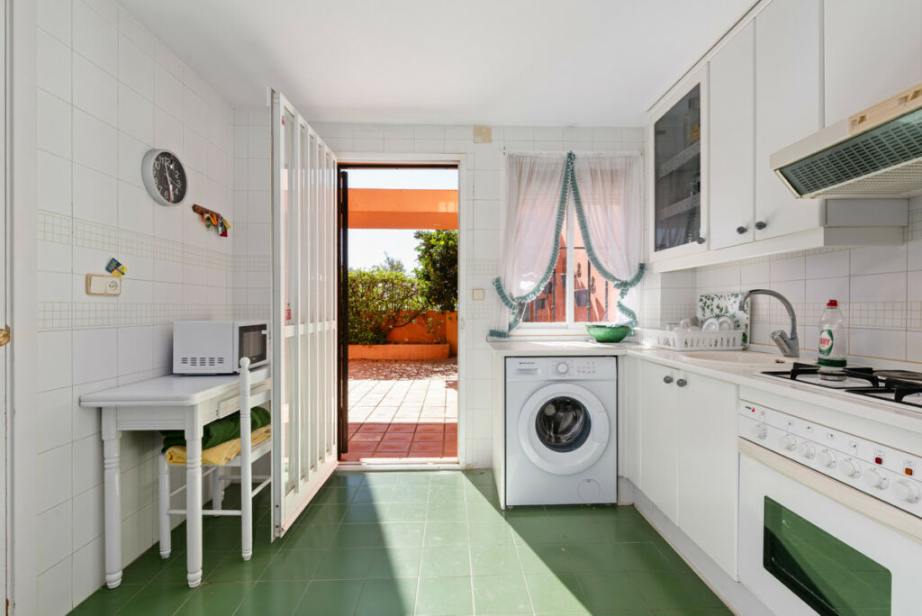 Ground Floor Apartment Marbella Málaga - image 5