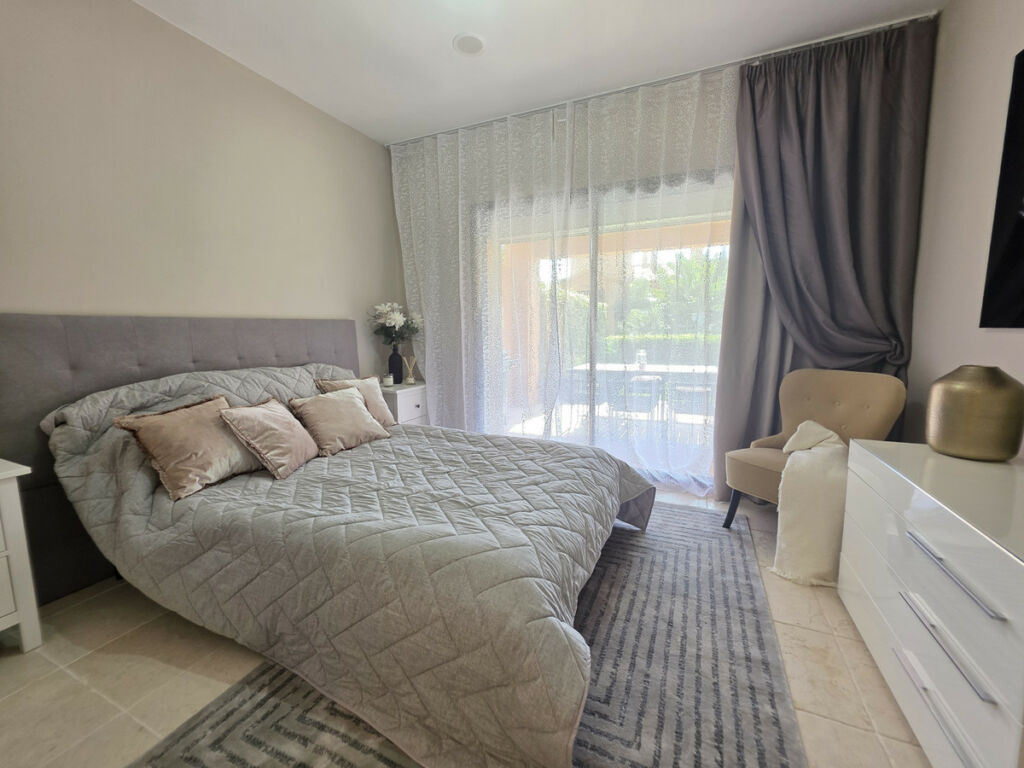 Ground Floor Apartment Estepona Málaga - image 5