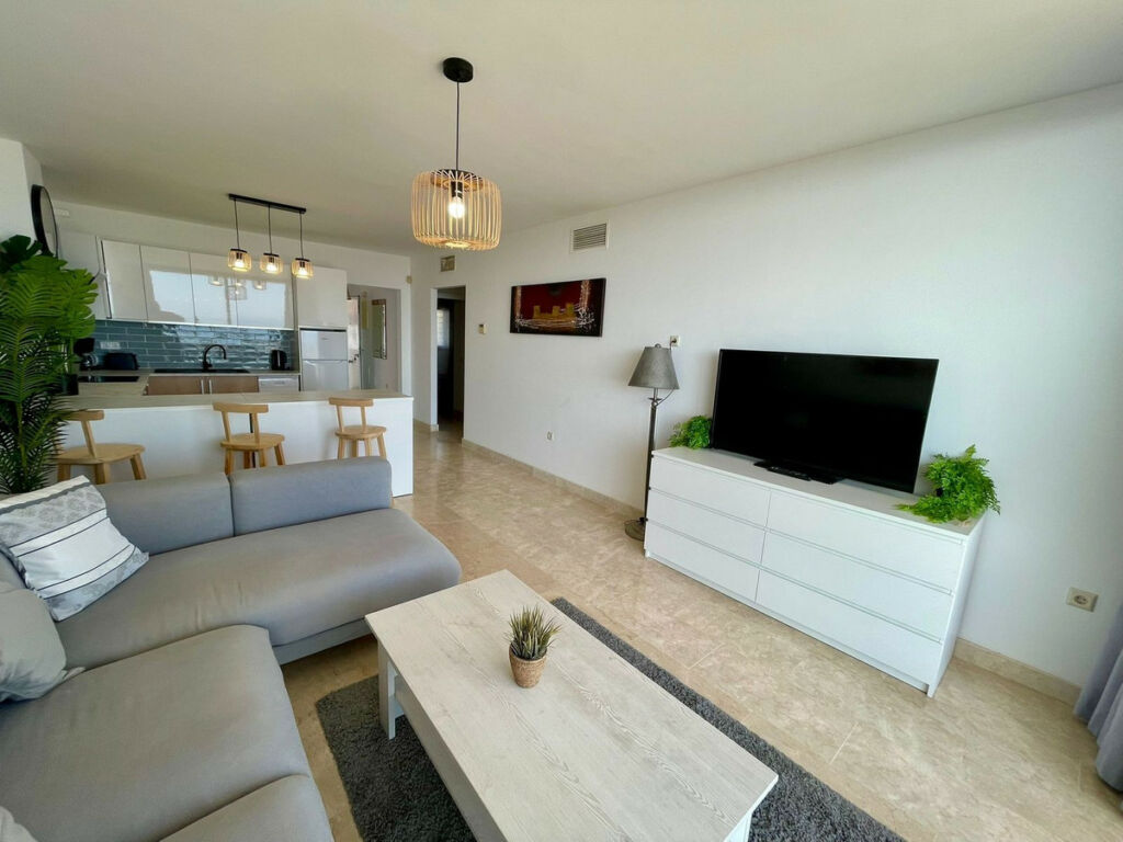 Middle Floor Apartment Riviera del Sol Málaga - image 5