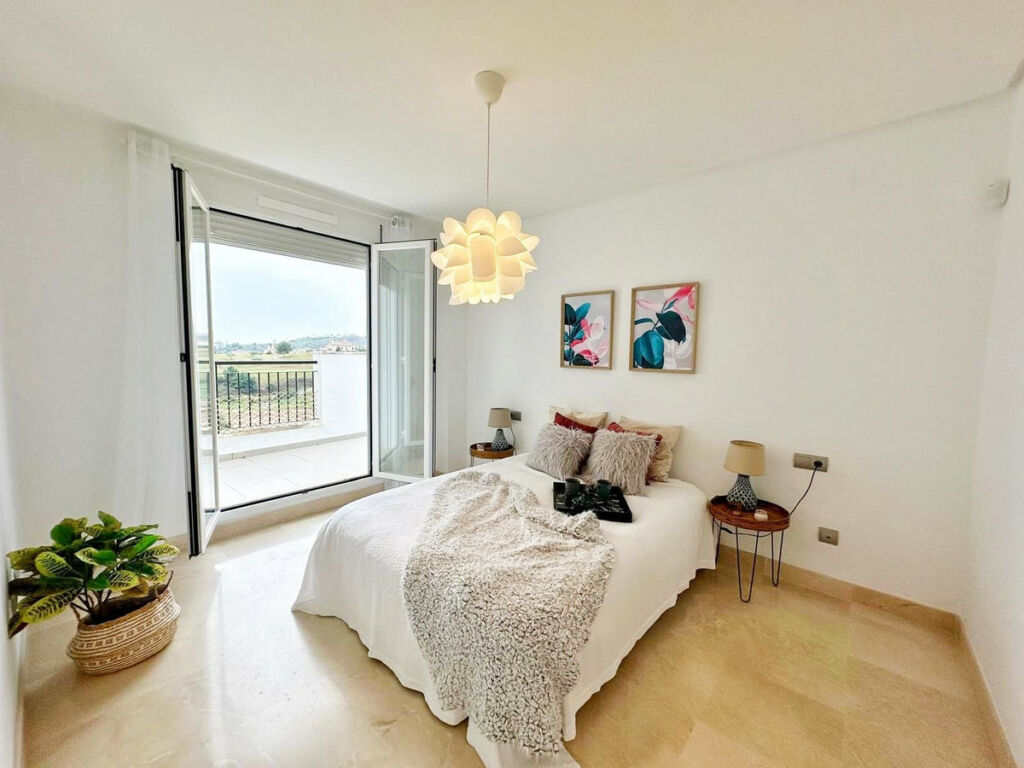 Middle Floor Apartment Los Arqueros Málaga - image 12