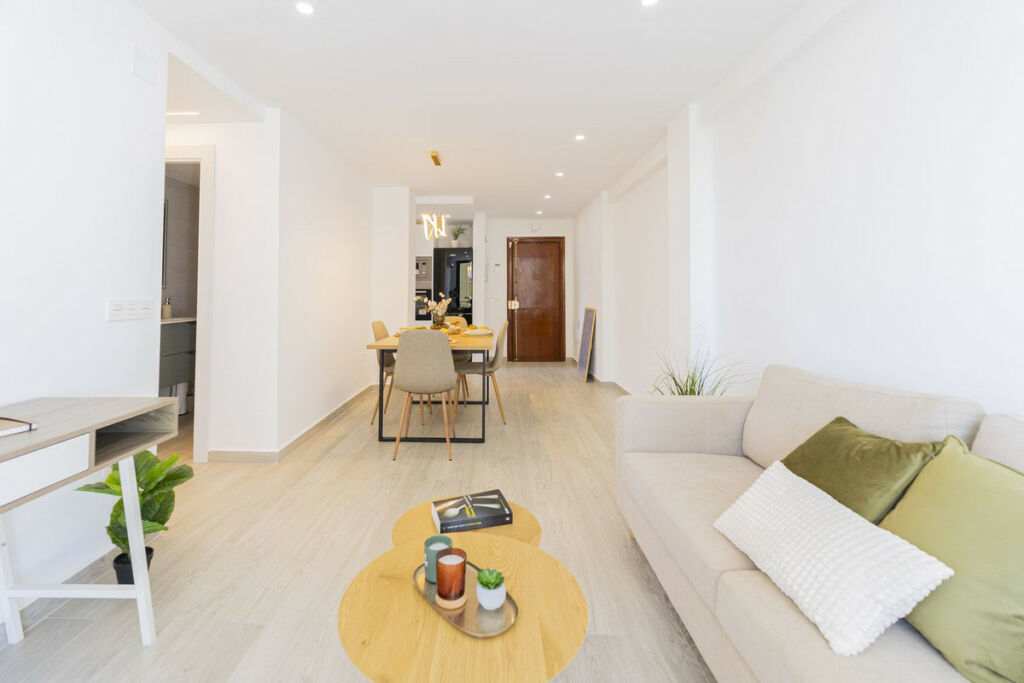 Top Floor Apartment Torremolinos Málaga - image 5