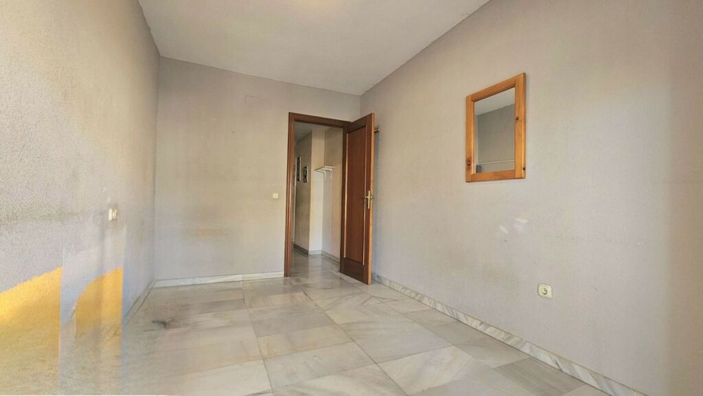 Middle Floor Apartment Fuengirola Málaga - image 5