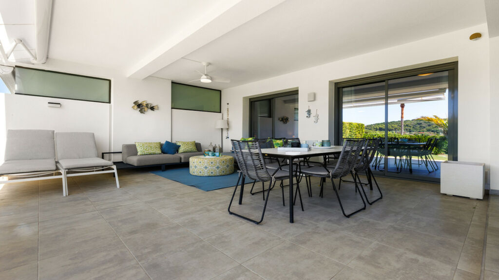Middle Floor Apartment Casares Málaga - image 5
