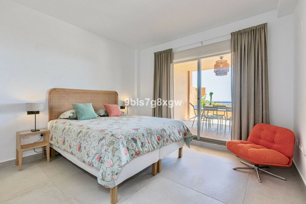 Middle Floor Apartment Benahavís Málaga - image 5