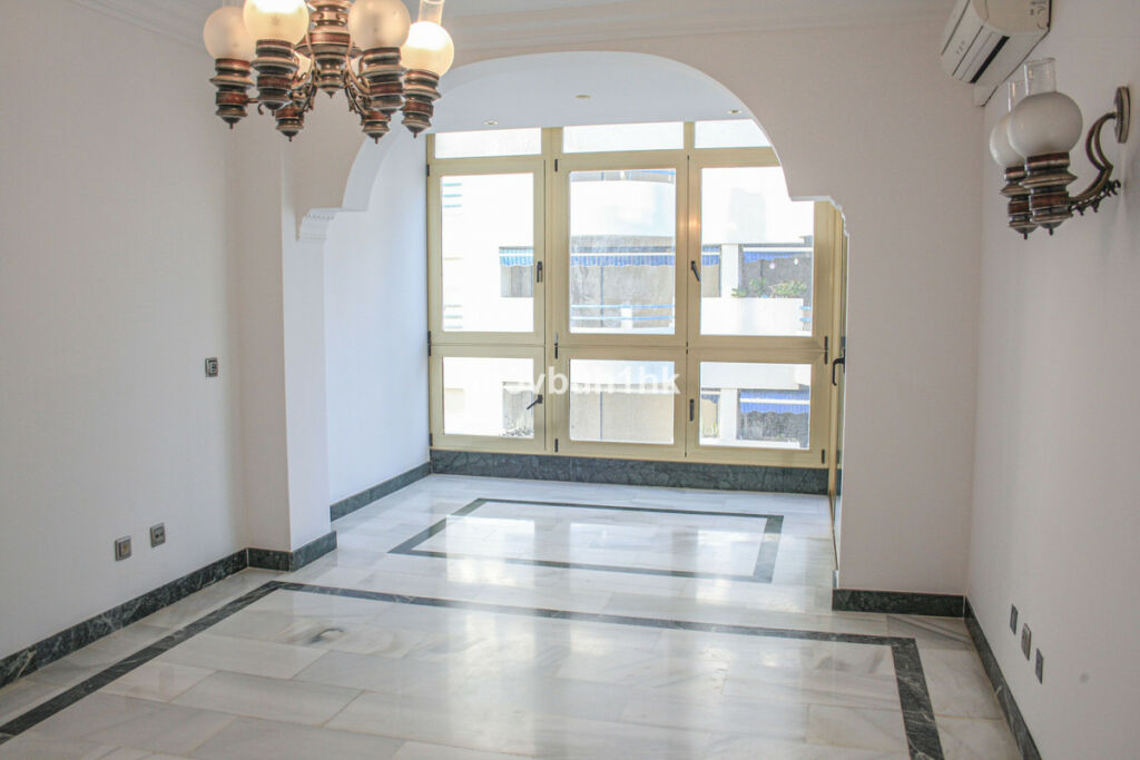 Middle Floor Apartment Marbella Málaga - image 5