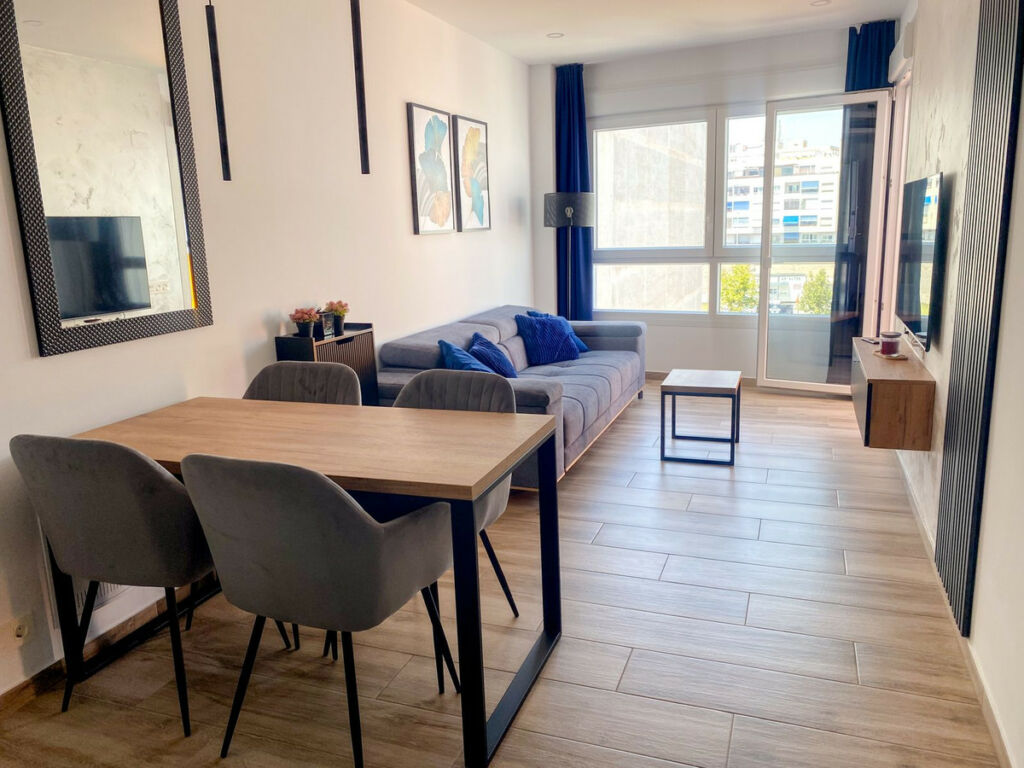 Middle Floor Apartment Torrevieja Alicante - image 5