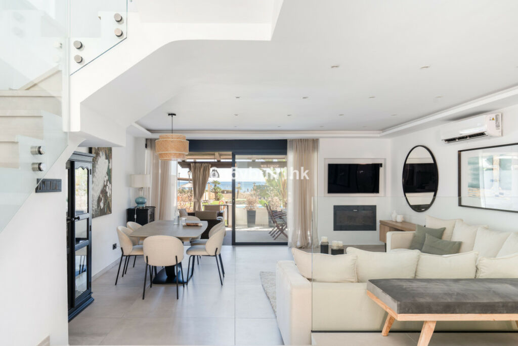 Townhouse Casares Málaga - image 5