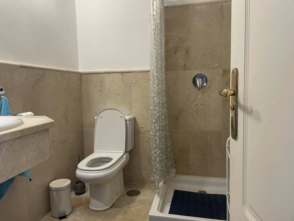 Ground Floor Apartment Selwo Málaga - image 8