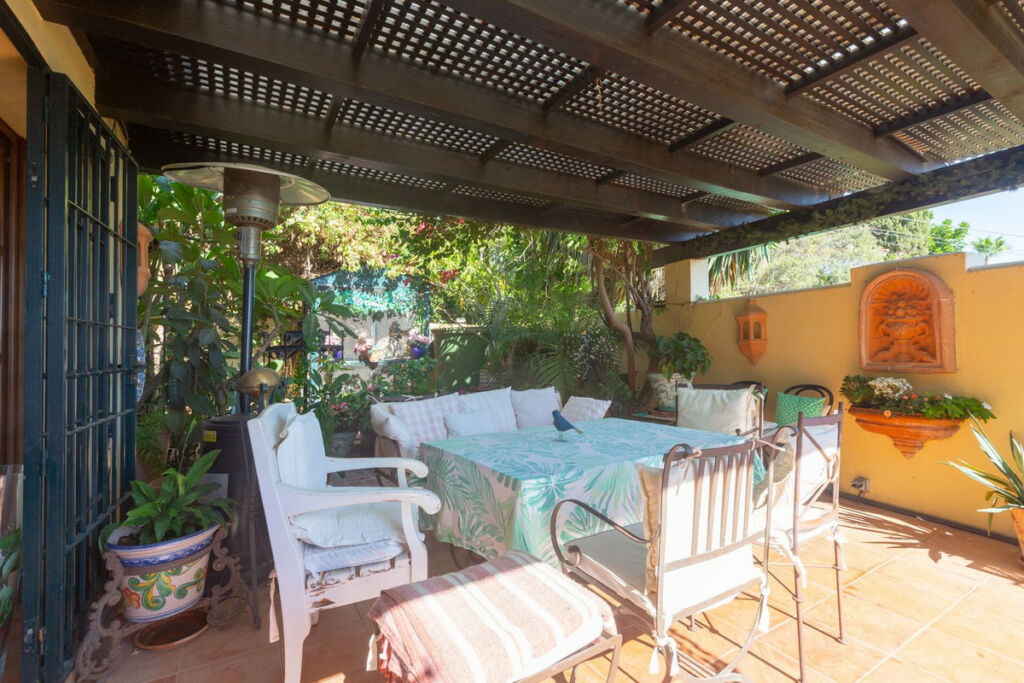 Detached Villa Elviria Málaga - image 5