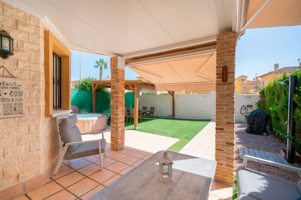 Townhouse Guardamar del Segura Alicante - image 5
