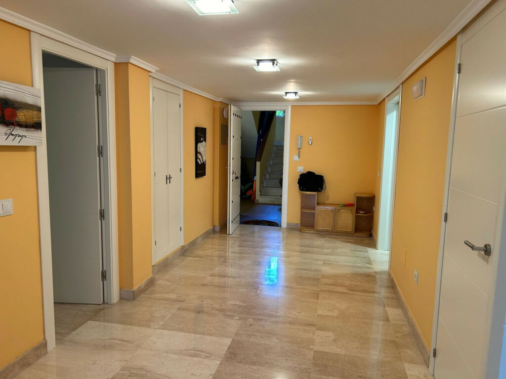 Ground Floor Apartment Elviria Málaga - image 5