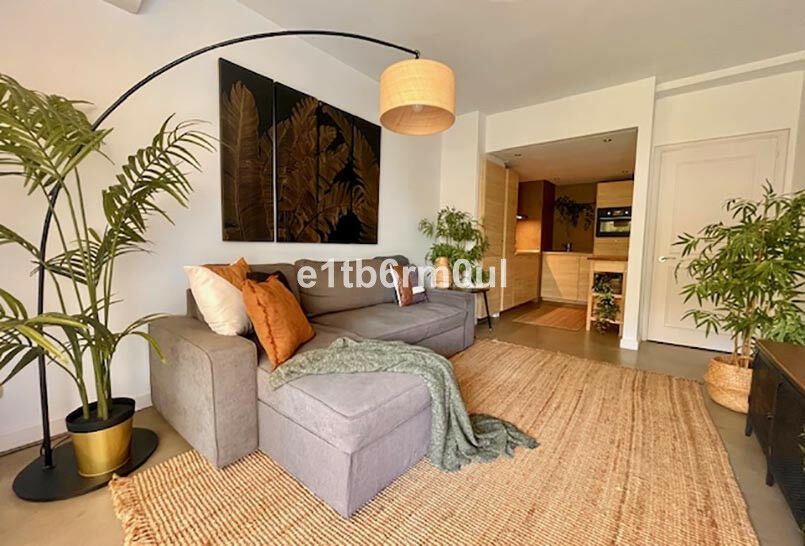Middle Floor Apartment The Golden Mile Málaga - image 5